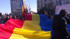 Trei mii de oameni in Bucuresti la un mars pentru unirea Romaniei cu Republica Moldova