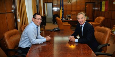 Tony Blair, aflat la Bucuresti, a venit la Guvern pentru o discutie cu Ponta