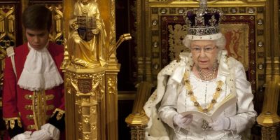 FOTO VIDEO Discursul Reginei Marii Britanii, un ritual fastuos care deschide sesiunea parlamentara