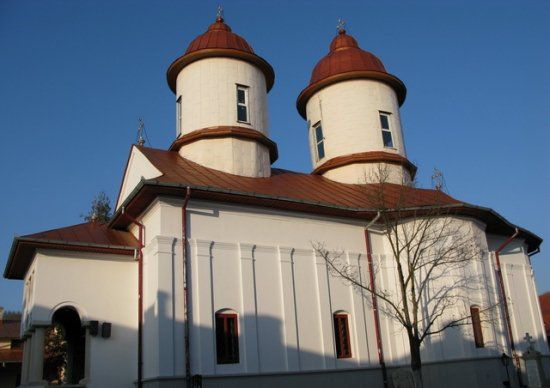 Manastirea Viforata, minunea dintre dealuri