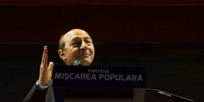 Traian Basescu, despre Ciolos: Stai cu plagiatorul Toba la dreapta, in sedinte, si te faci ca nu vezi
