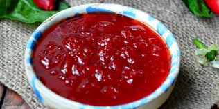 Dulceata de rosii, deliciu pentru zilele de toamna: cu ce tip de mancaruri se poate combina preparatul simplu si aromat