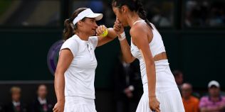 Desi a a juns in finala la Wimbledon, Monica Niculescu schimba partenera de dublu. Nu va mai juca alaturi de chinezoaica Hao-Ching Chan