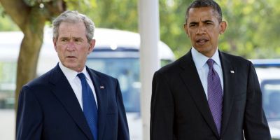 VIDEO George W. Bush l-a intrerupt pe Barack Obama si i-a cerut sa-i faca o fotografie cu telefonul
